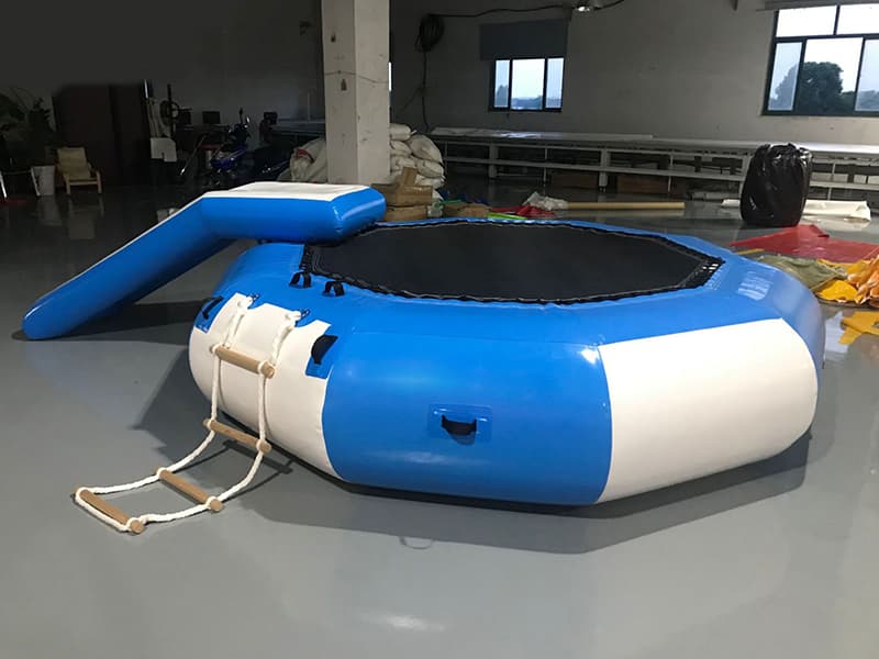 Custom Outdoor Inflatable Water Trampoline For Water Games with Slide
